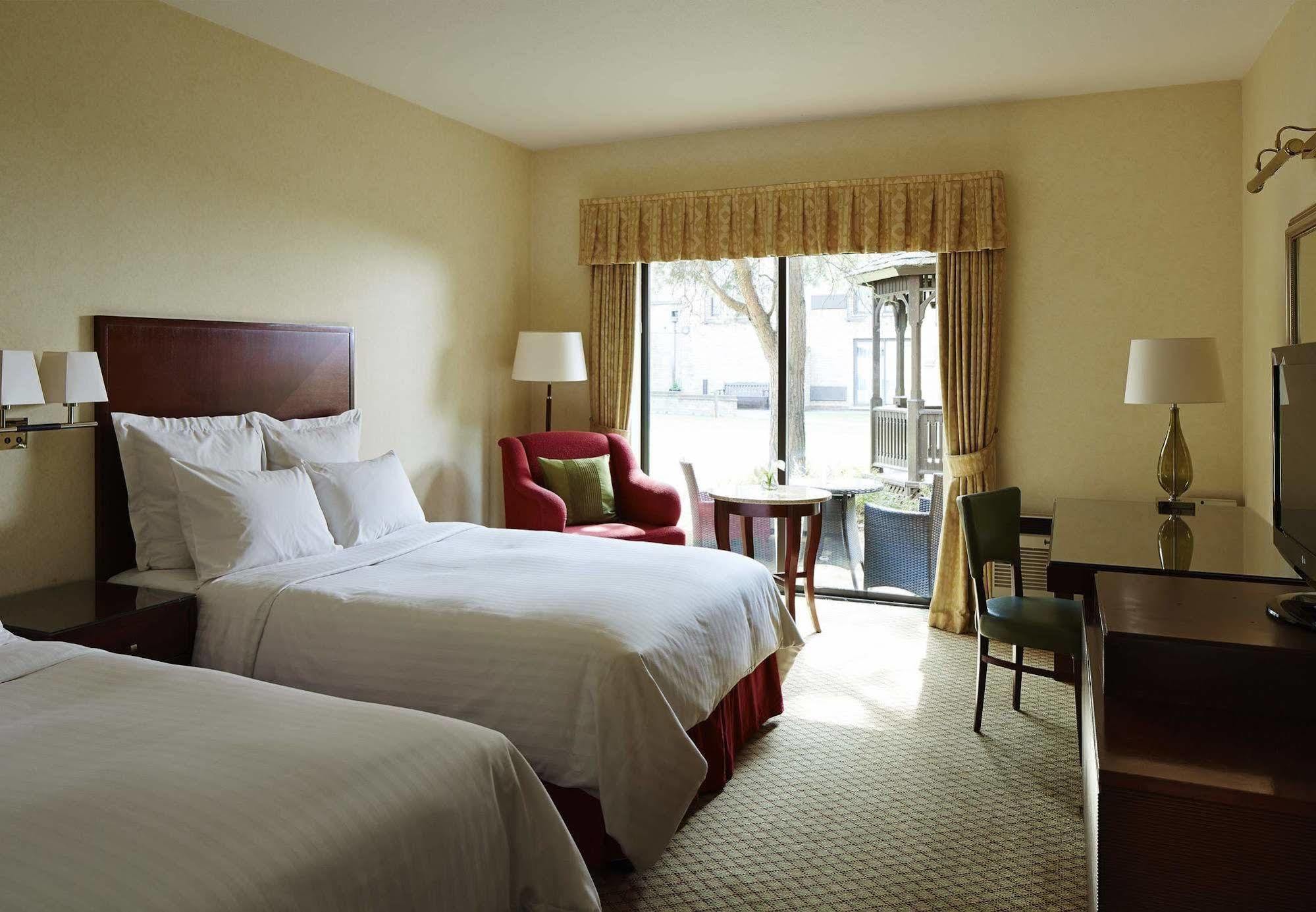 Delta Hotels By Marriott Cheshunt Broxbourne Extérieur photo