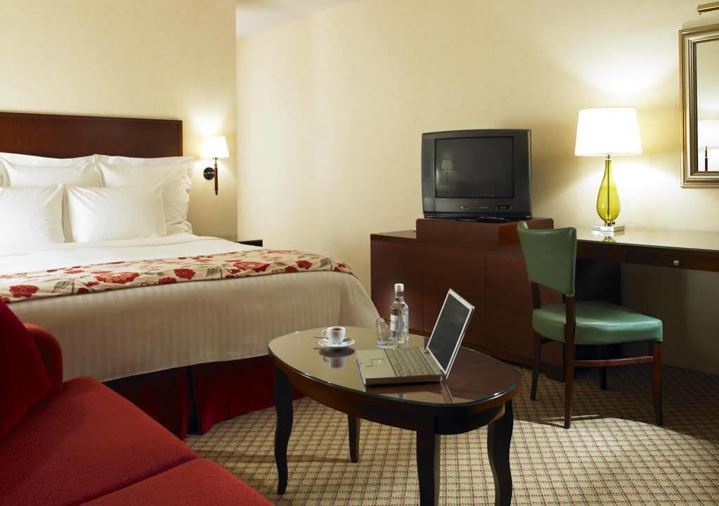 Delta Hotels By Marriott Cheshunt Broxbourne Extérieur photo