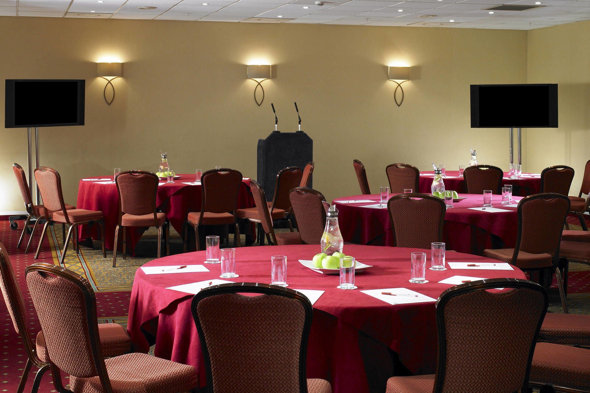 Delta Hotels By Marriott Cheshunt Broxbourne Extérieur photo